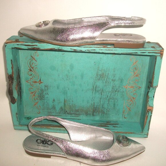 New w/o Box GBG Los ANgeles SIlver Leather Slingback Pointy Flats - Picture 1 of 9